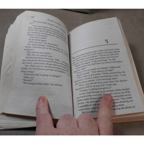 The Summoning by Heather Graham Paperback 2019 Krewe of Hunters #27 Walmart Exc - Picture 7 of 8